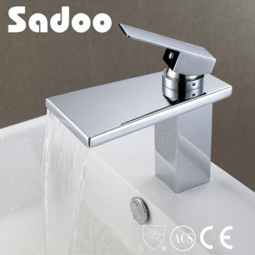 Single Bar Handle Basin Mounted Wide Waterfall Basin Faucet